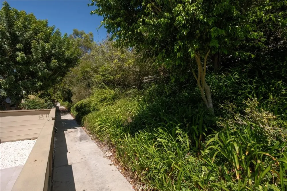 43 Cresta Verde Rolling Hills Estates, CA 90274