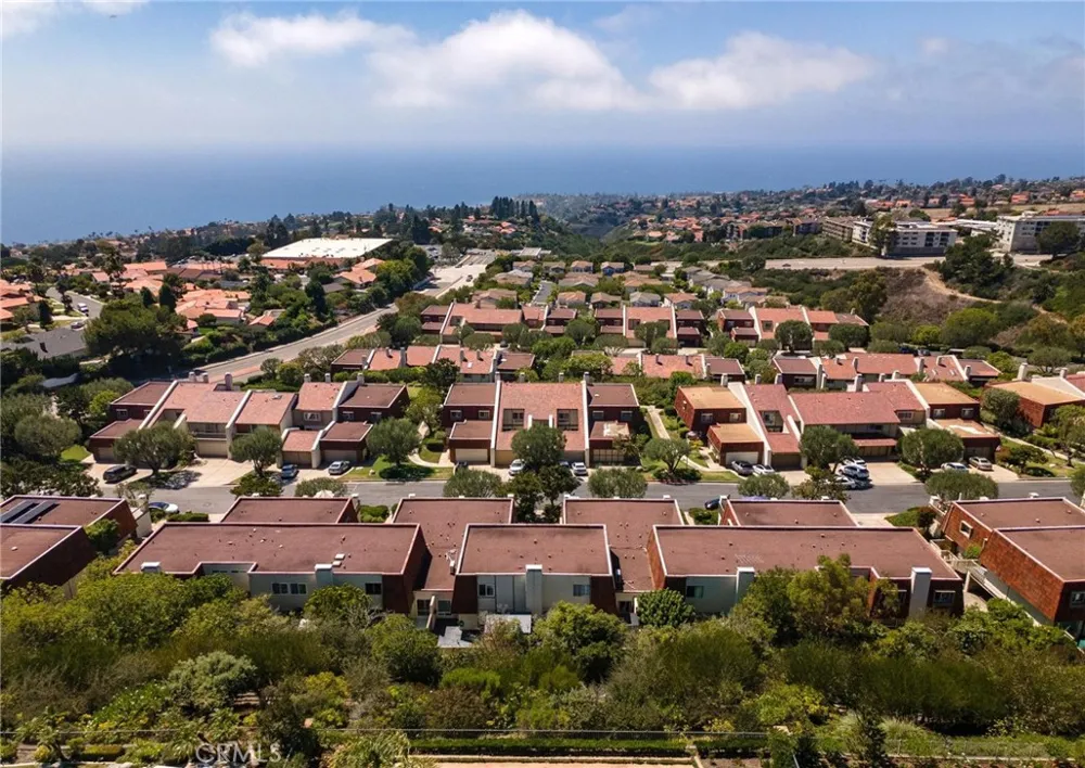 43 Cresta Verde Rolling Hills Estates, CA 90274