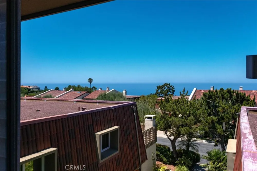 43 Cresta Verde Rolling Hills Estates, CA 90274