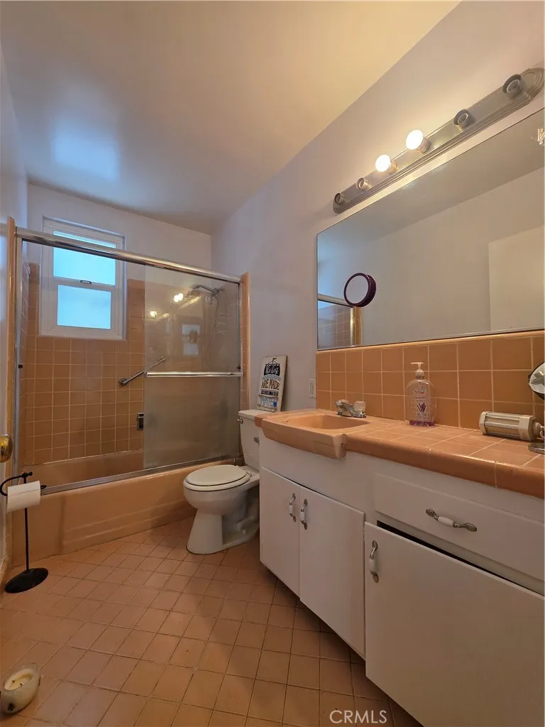 735 Cedar Avenue Long Beach, CA 90813