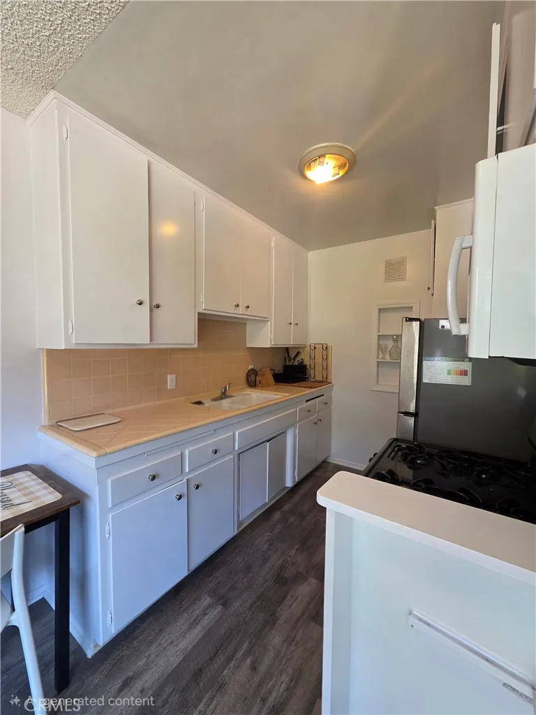 735 Cedar Avenue Long Beach, CA 90813