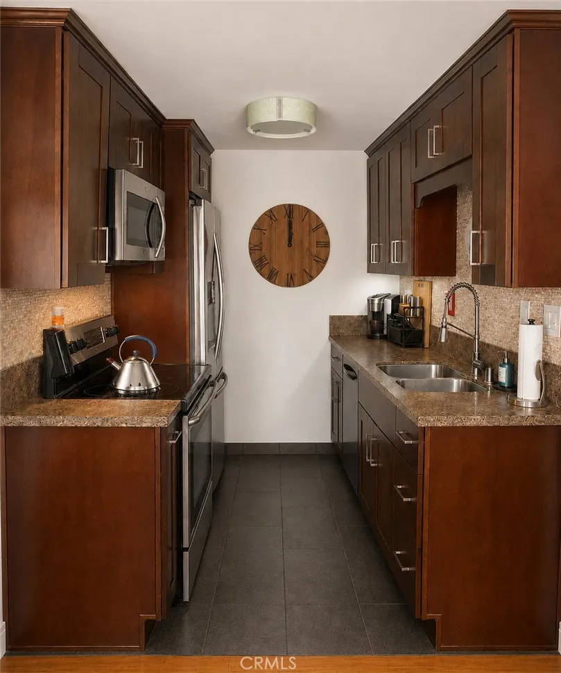 8163 Redlands #39 Playa del Rey, CA 90293