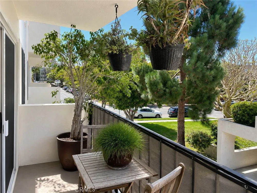 8163 Redlands #39 Playa del Rey, CA 90293
