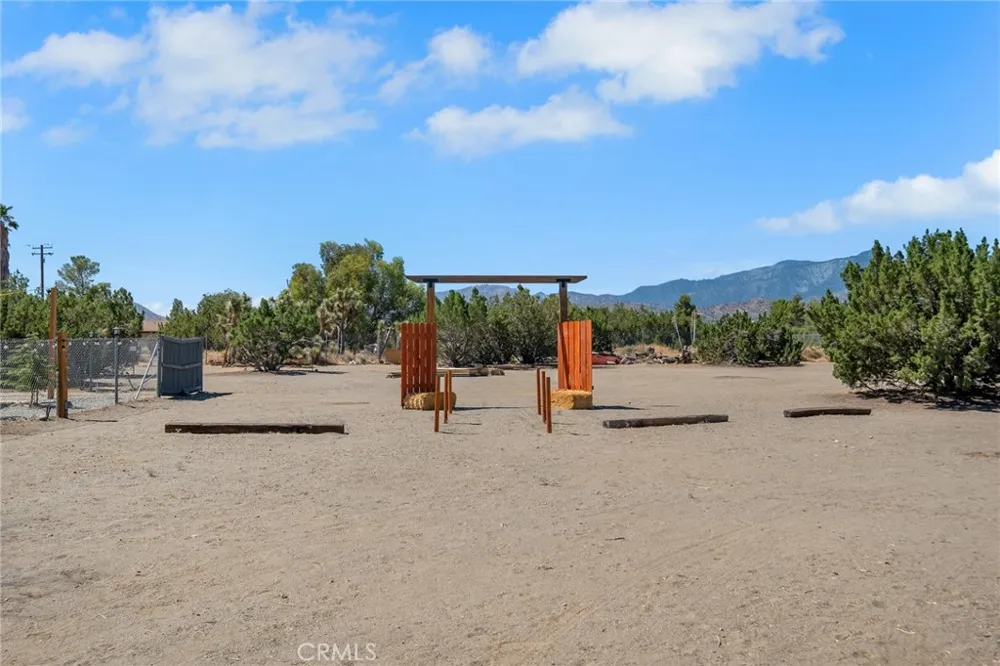 3583 Smoke Tree Phelan, CA 92371