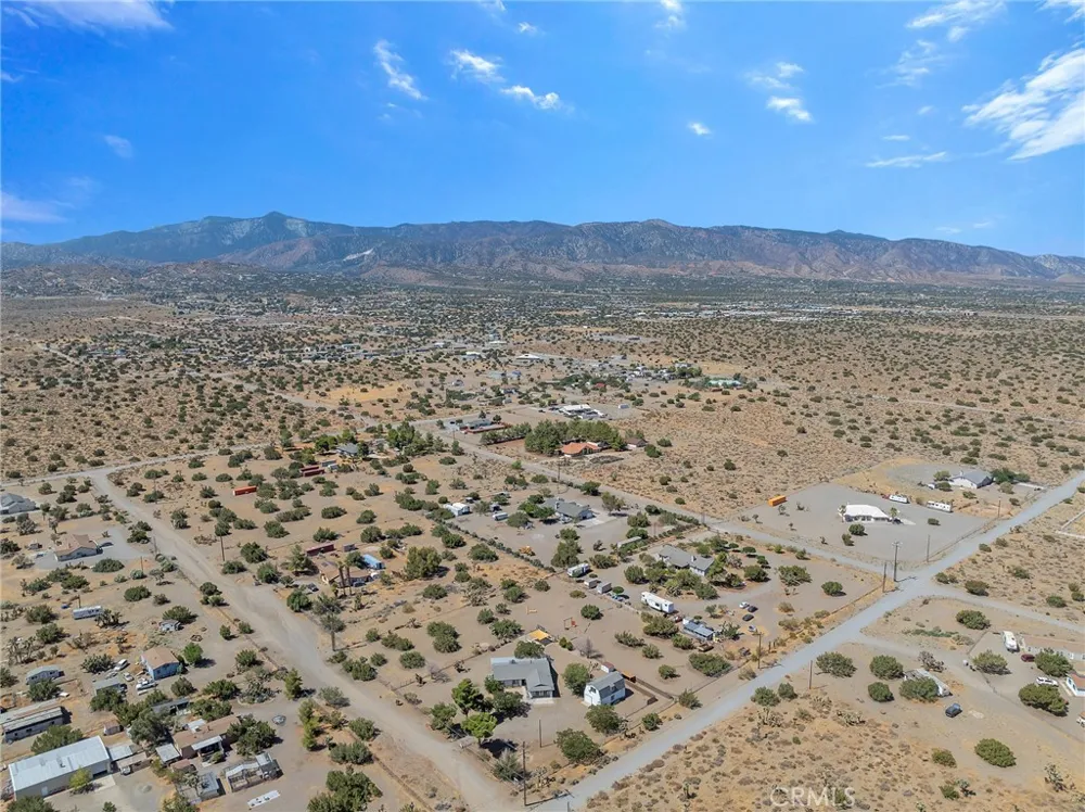 3583 Smoke Tree Phelan, CA 92371
