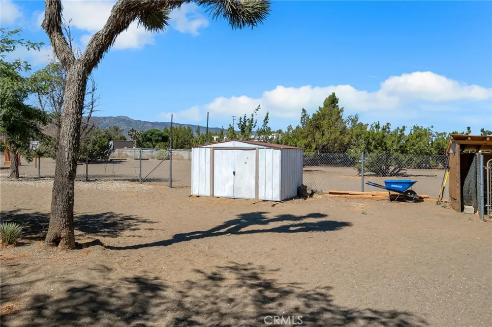 3583 Smoke Tree Phelan, CA 92371