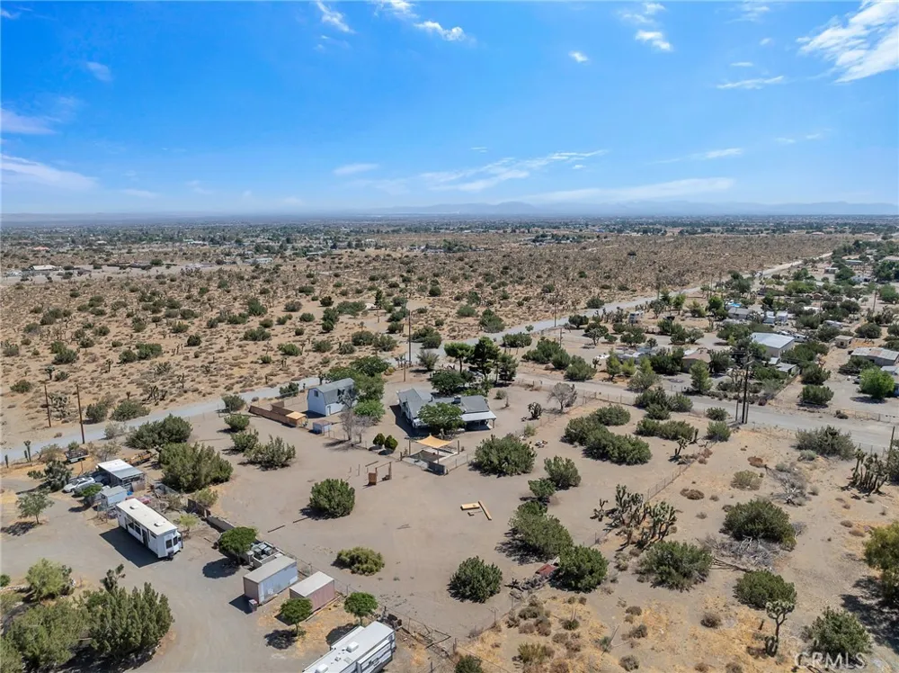 3583 Smoke Tree Phelan, CA 92371