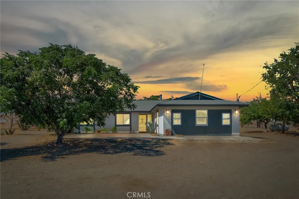 3583 Smoke Tree Phelan, CA 92371