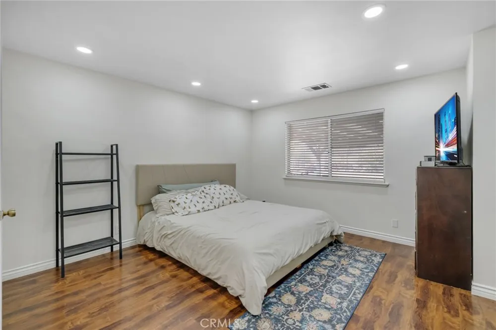 3583 Smoke Tree Phelan, CA 92371