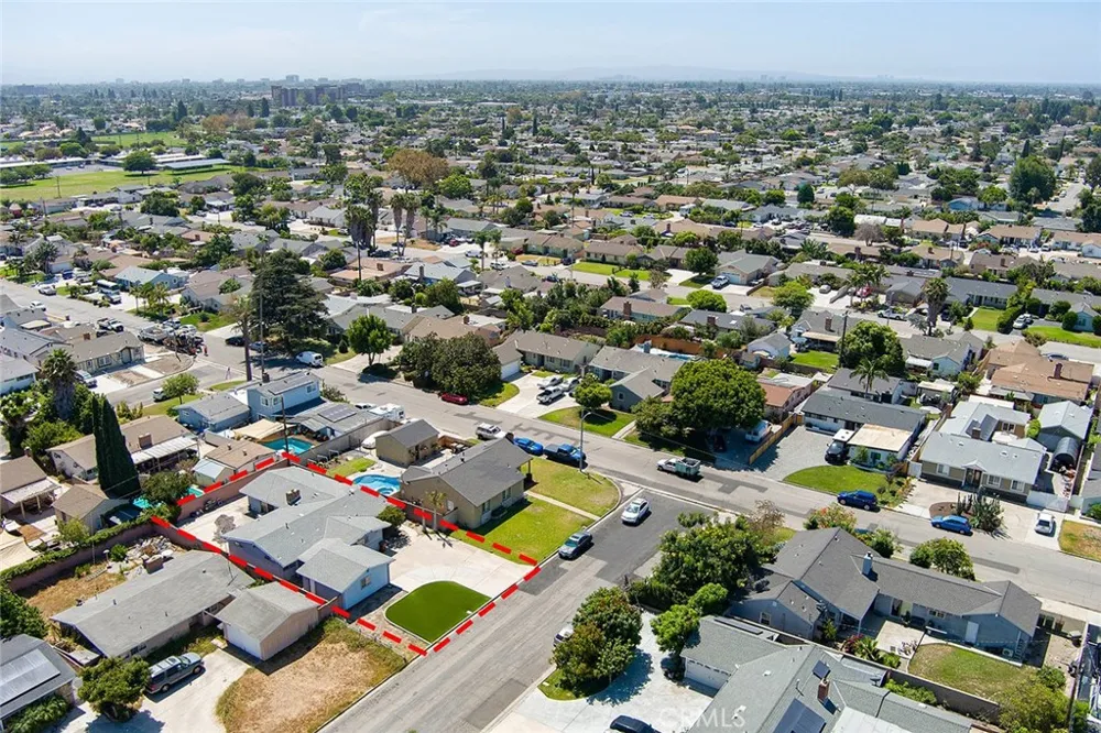 12082 Janette Garden Grove, CA 92840