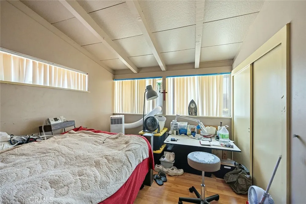12082 Janette Garden Grove, CA 92840