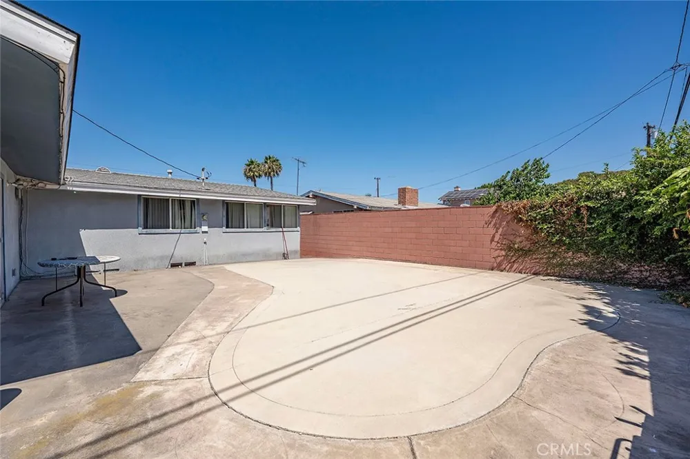12082 Janette Garden Grove, CA 92840