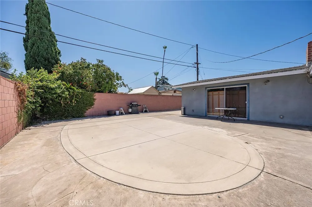 12082 Janette Garden Grove, CA 92840