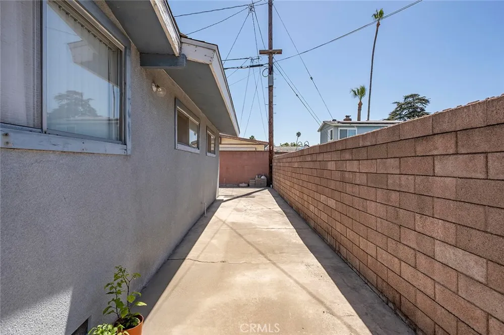 12082 Janette Garden Grove, CA 92840