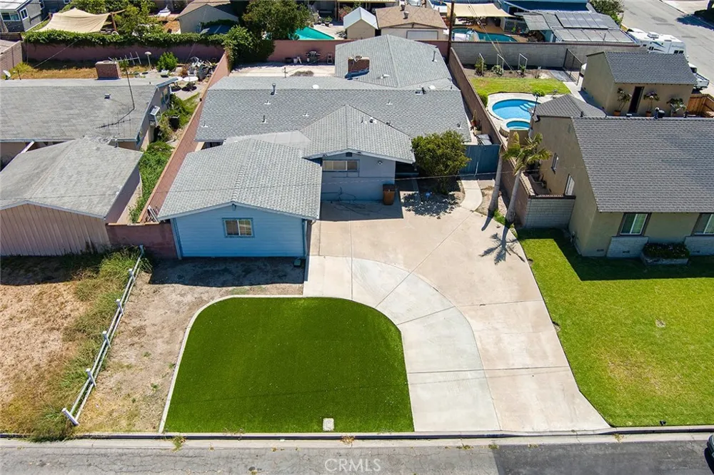 12082 Janette Garden Grove, CA 92840