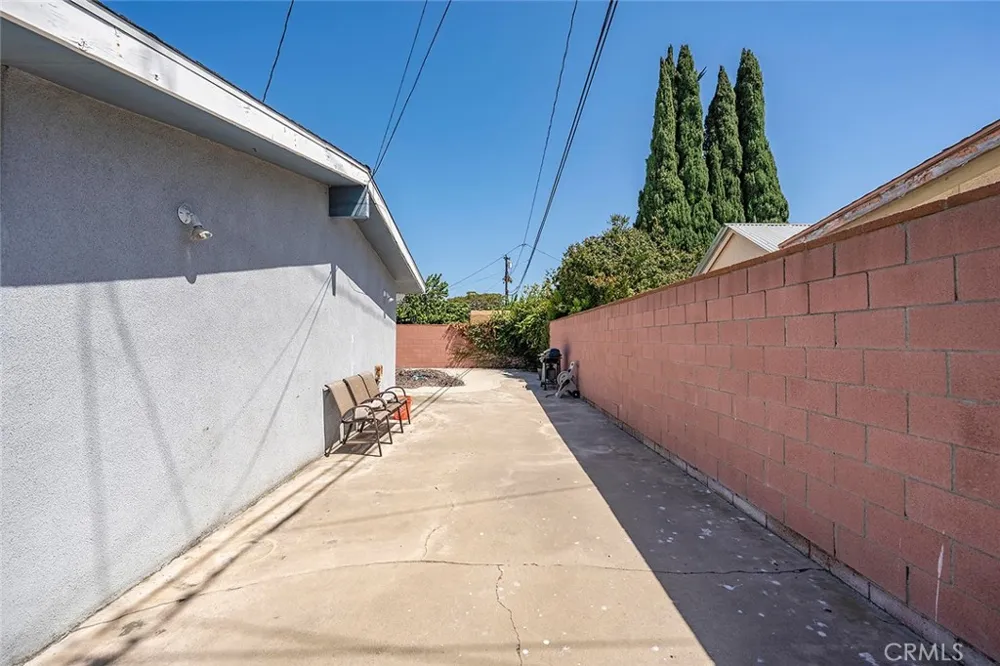 12082 Janette Garden Grove, CA 92840