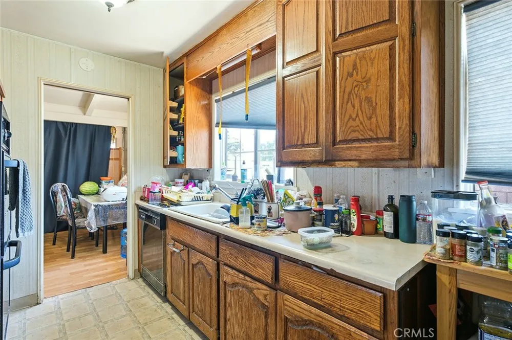 12082 Janette Garden Grove, CA 92840