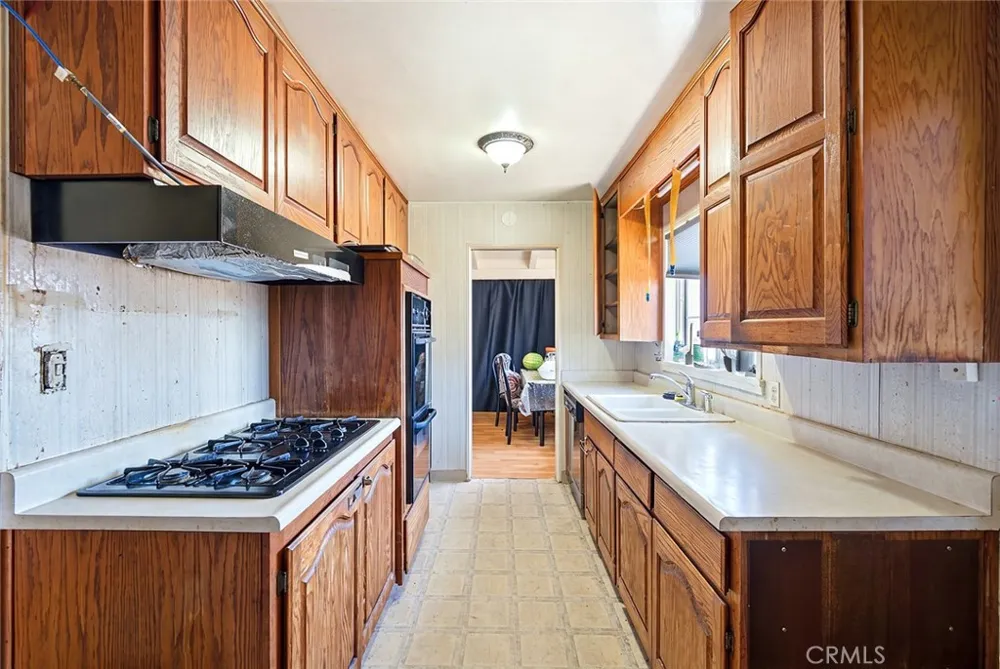 12082 Janette Garden Grove, CA 92840