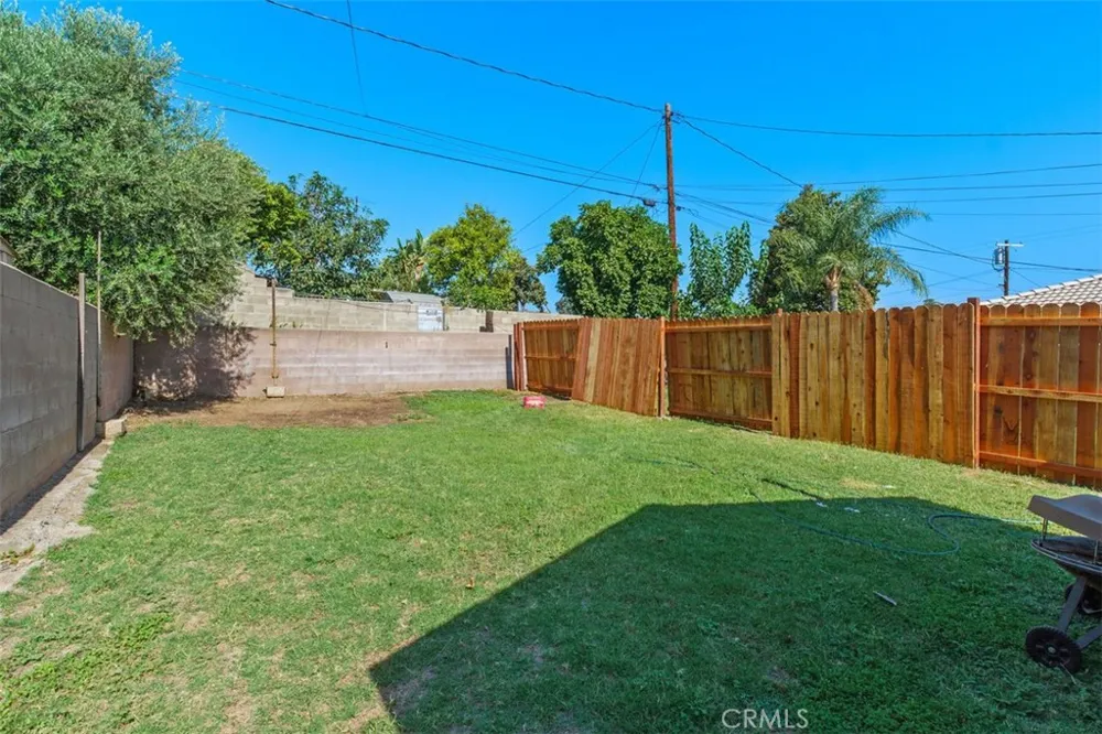 1355 E Olive Street Colton, CA 92324