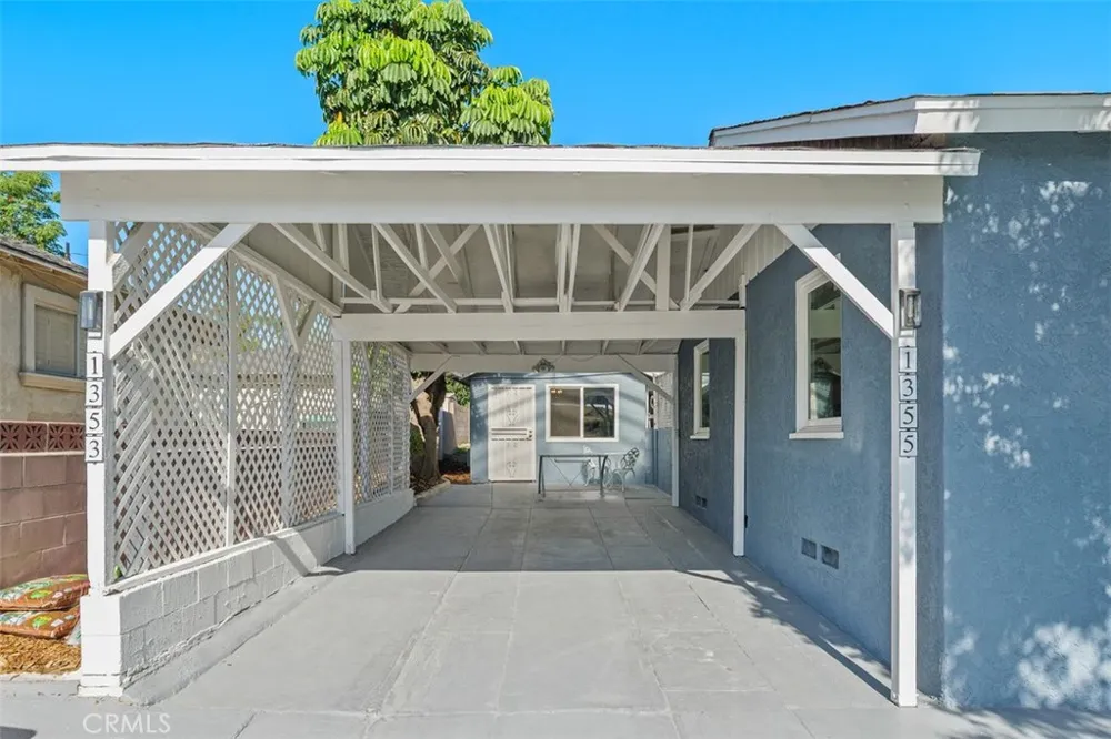 1355 E Olive Street Colton, CA 92324