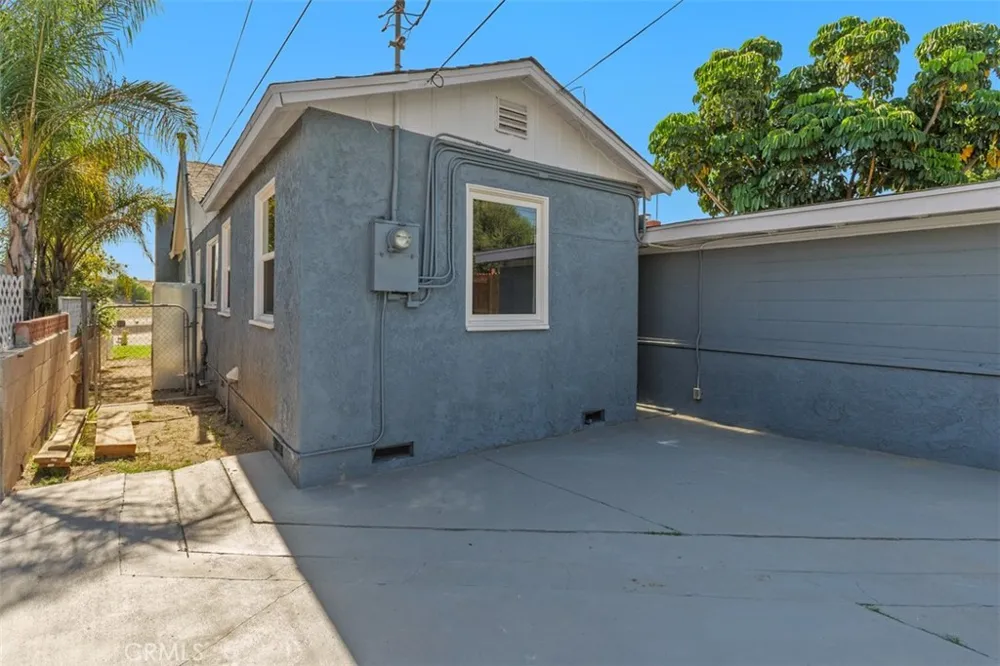 1355 E Olive Street Colton, CA 92324