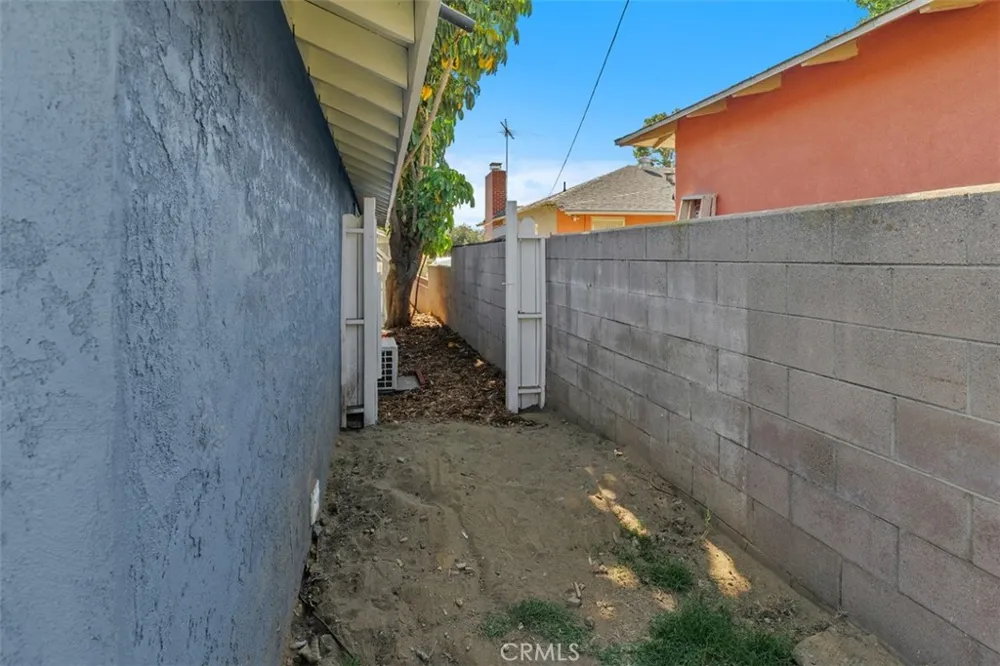 1355 E Olive Street Colton, CA 92324