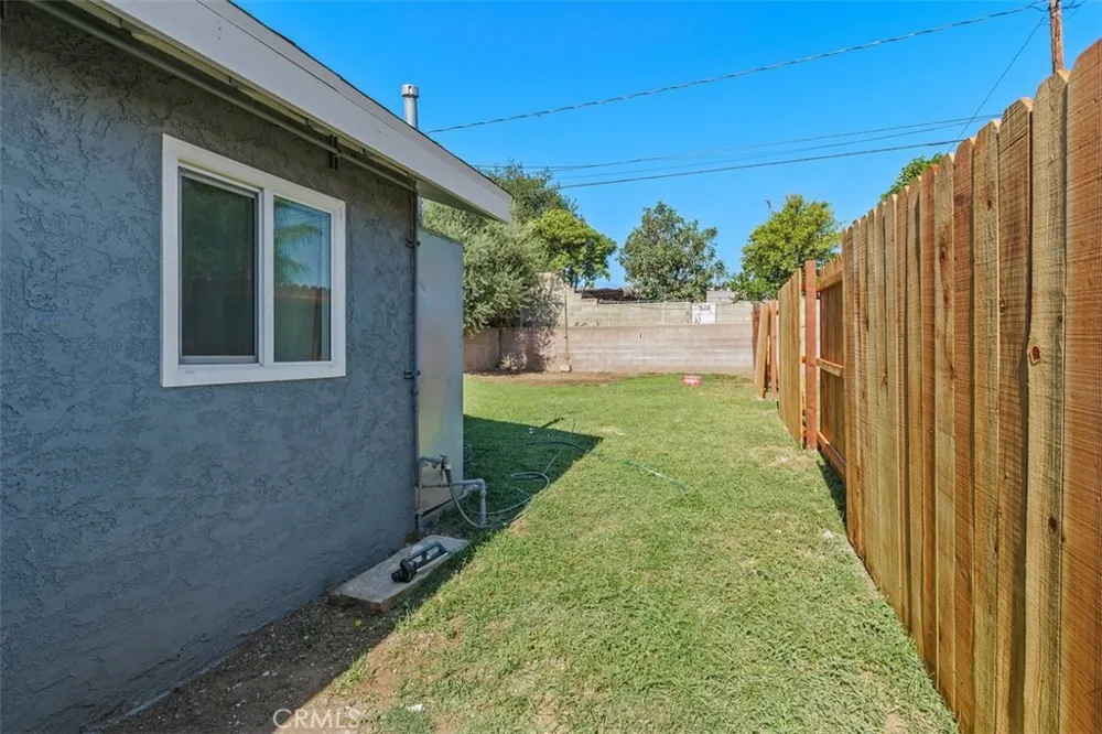 1355 E Olive Street Colton, CA 92324