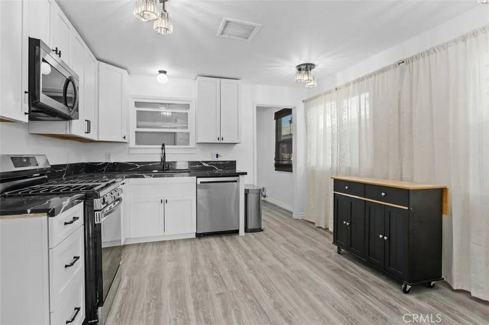 1355 E Olive Street Colton, CA 92324