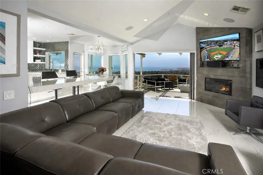 3 Via Pasa San Clemente, CA 92673