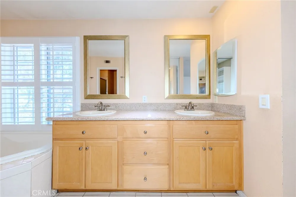 160 Eucalyptus Anaheim Hills, CA 92808