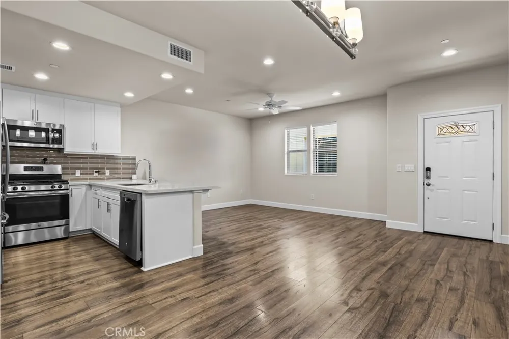 9834 Jersey, #11 Santa Fe Springs, CA 90670