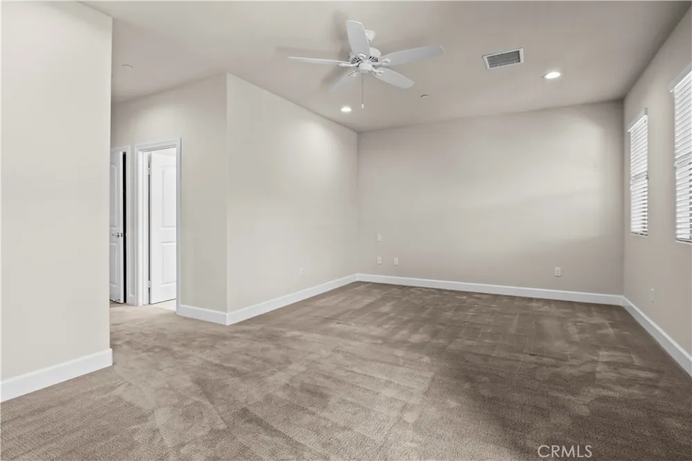 9834 Jersey, #11 Santa Fe Springs, CA 90670