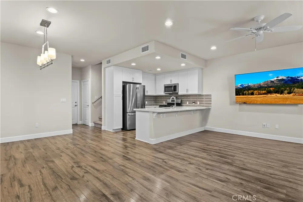 9834 Jersey, #11 Santa Fe Springs, CA 90670