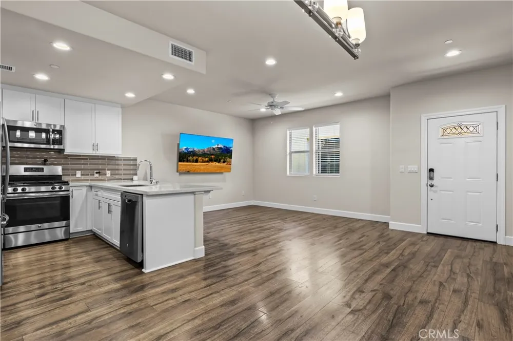 9834 Jersey, #11 Santa Fe Springs, CA 90670