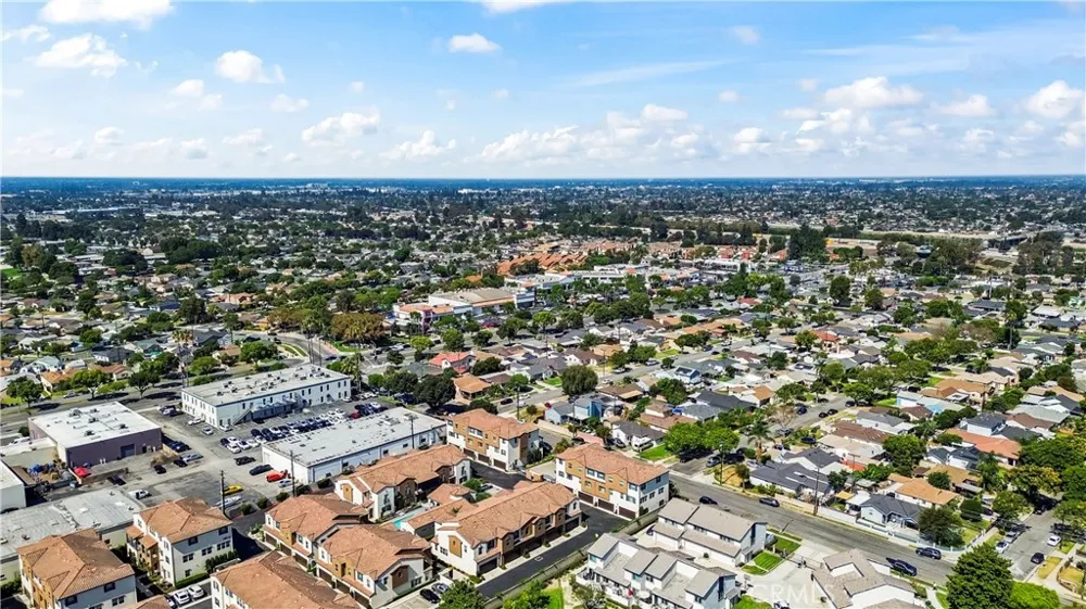 9834 Jersey, #11 Santa Fe Springs, CA 90670