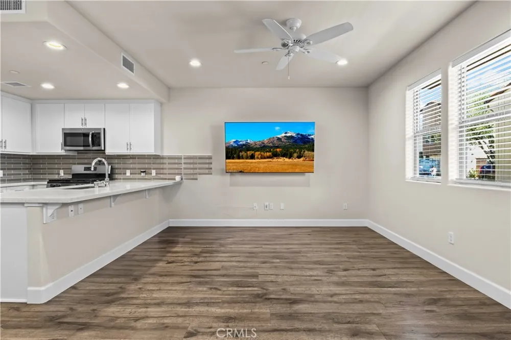 9834 Jersey, #11 Santa Fe Springs, CA 90670