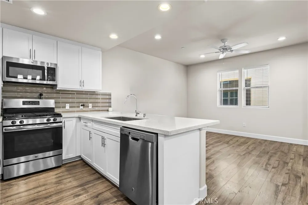 9834 Jersey, #11 Santa Fe Springs, CA 90670