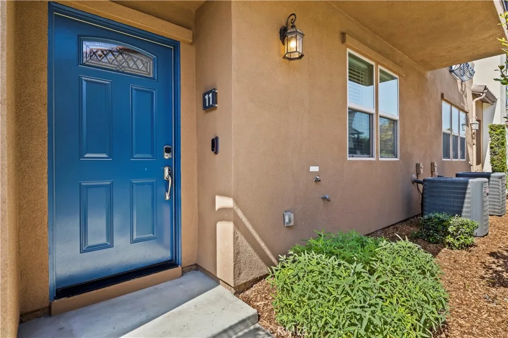 9834 Jersey, #11 Santa Fe Springs, CA 90670