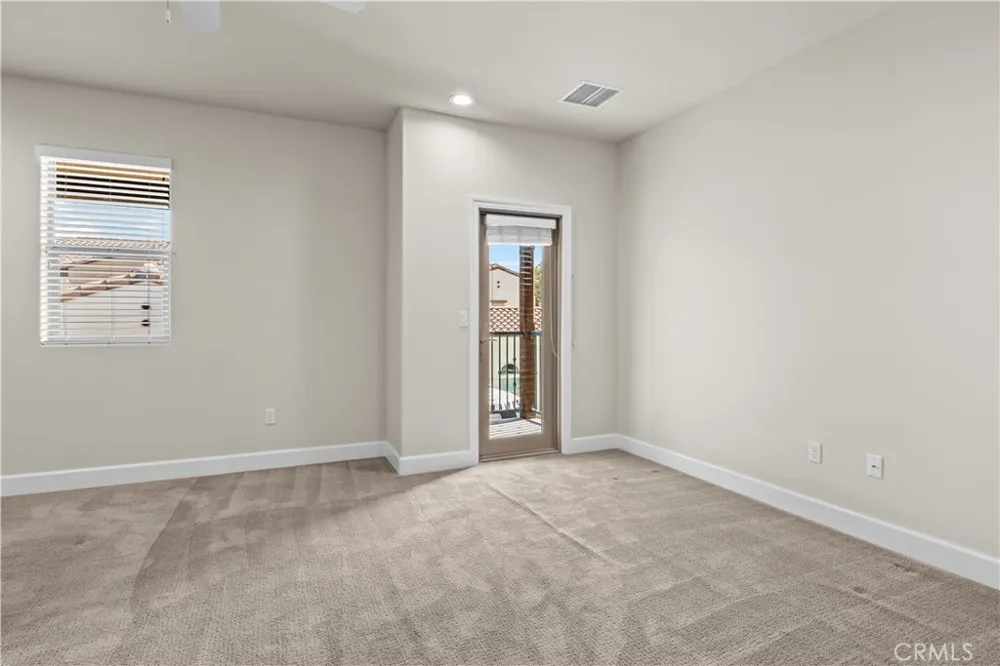9834 Jersey, #11 Santa Fe Springs, CA 90670