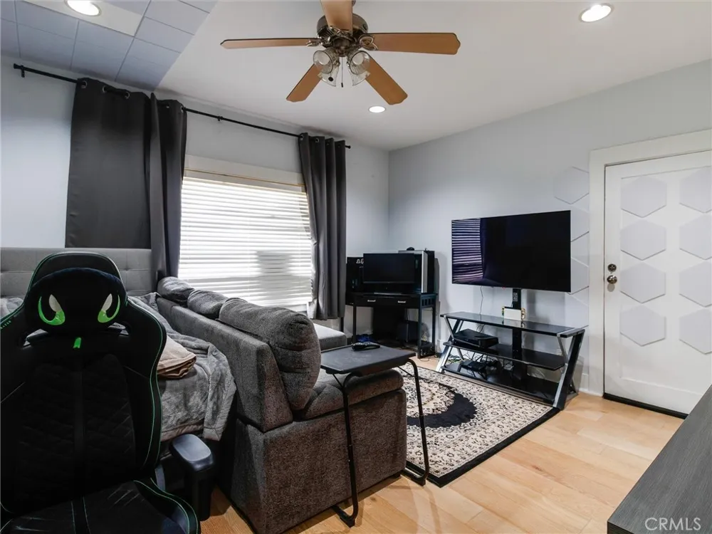 323 W 4th.   Unit 101 #101 Long Beach, CA 90802