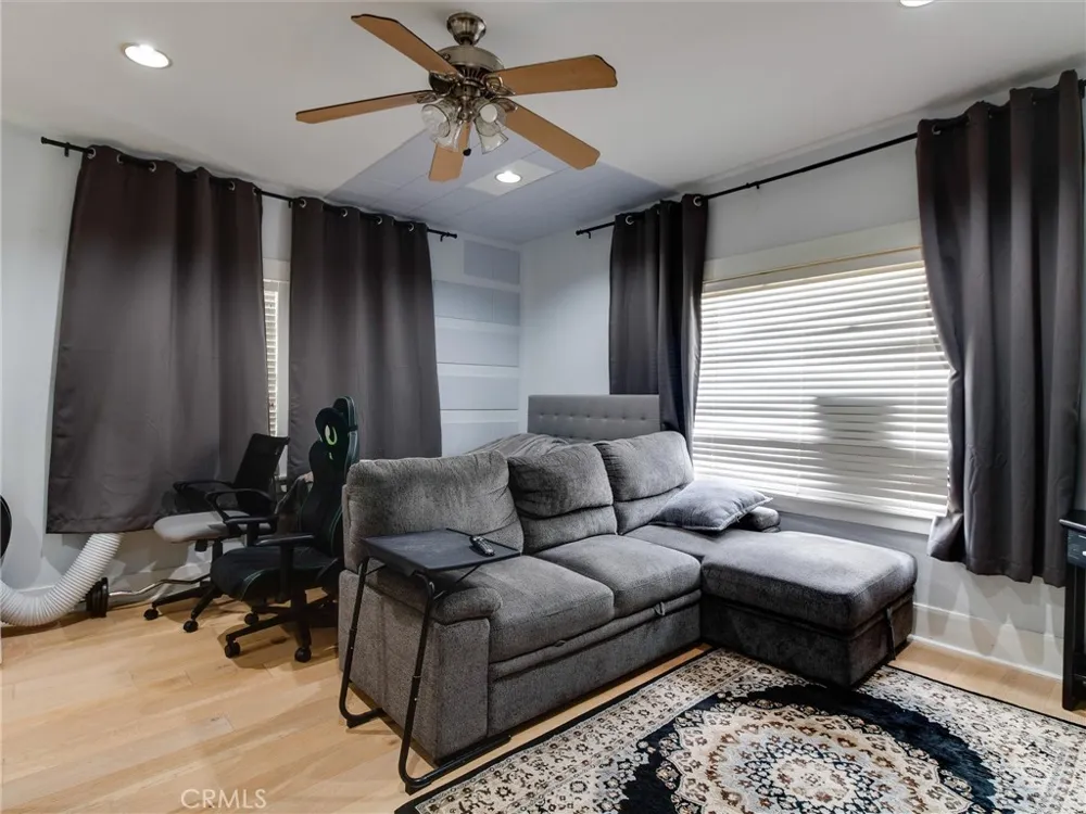 323 W 4th.   Unit 101 #101 Long Beach, CA 90802