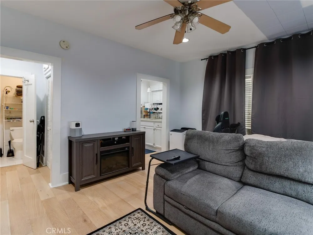 323 W 4th.   Unit 101 #101 Long Beach, CA 90802