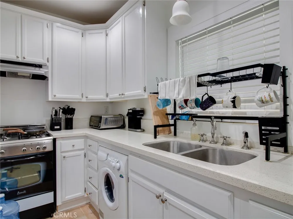 323 W 4th.   Unit 101 #101 Long Beach, CA 90802