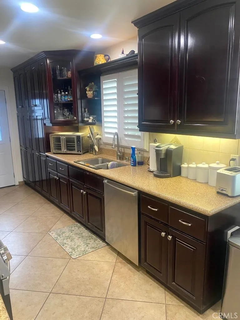 4849 Pearce Long Beach, CA 90808