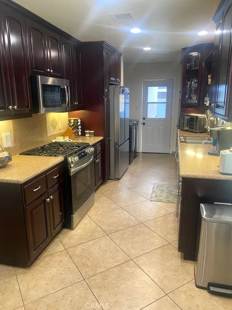 4849 Pearce Long Beach, CA 90808