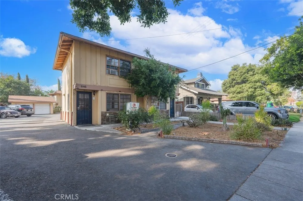 646 S Grand Street Orange, CA 92866