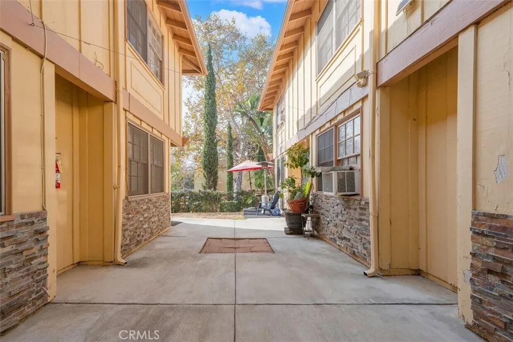 646 S Grand Street Orange, CA 92866