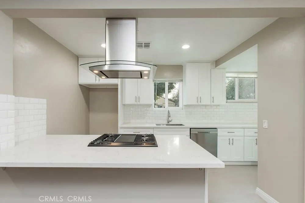12955 Montague Los Angeles, CA 91331