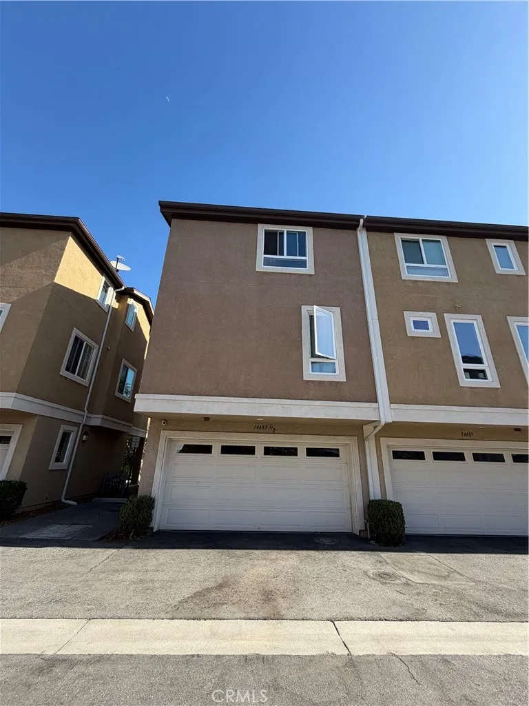 14685 Sherman Van Nuys, CA 91405