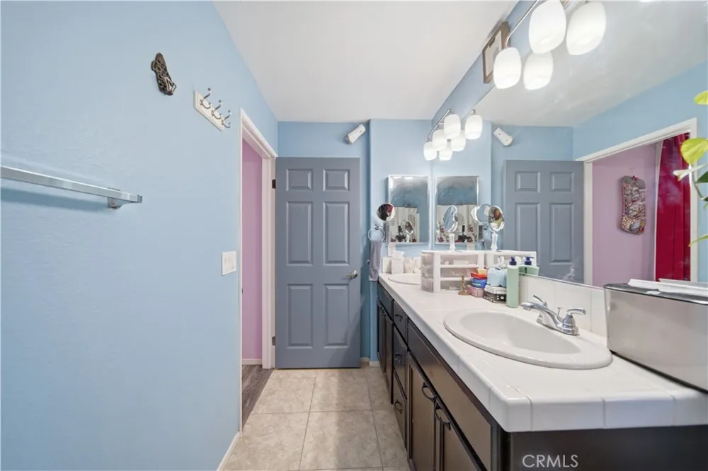 14685 Sherman Van Nuys, CA 91405